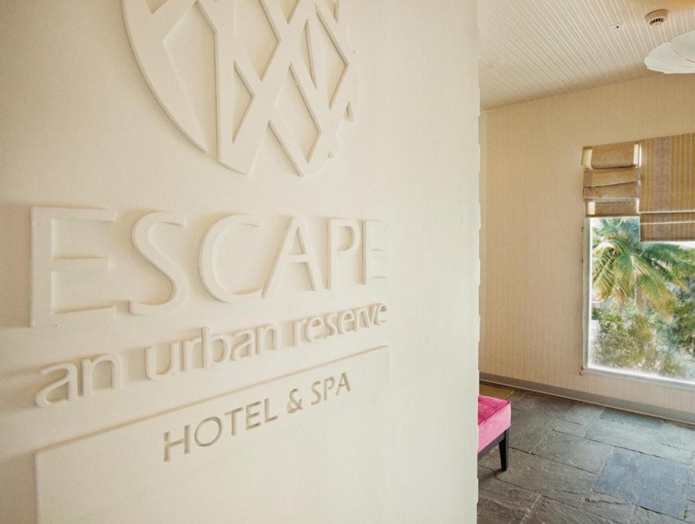 Escape Hotel & Spa バンガロール エクステリア 写真